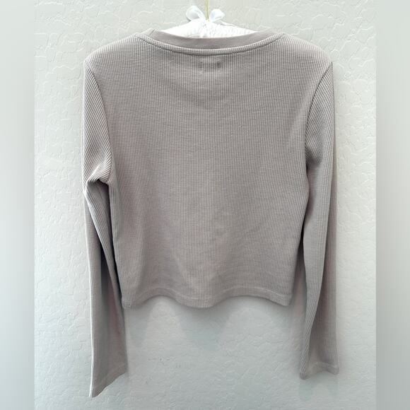 URBAN OUTFITTERS BDG | Waffle Knit Graphic Thermal Long Sleeve Top | Large - Picture 6 of 8